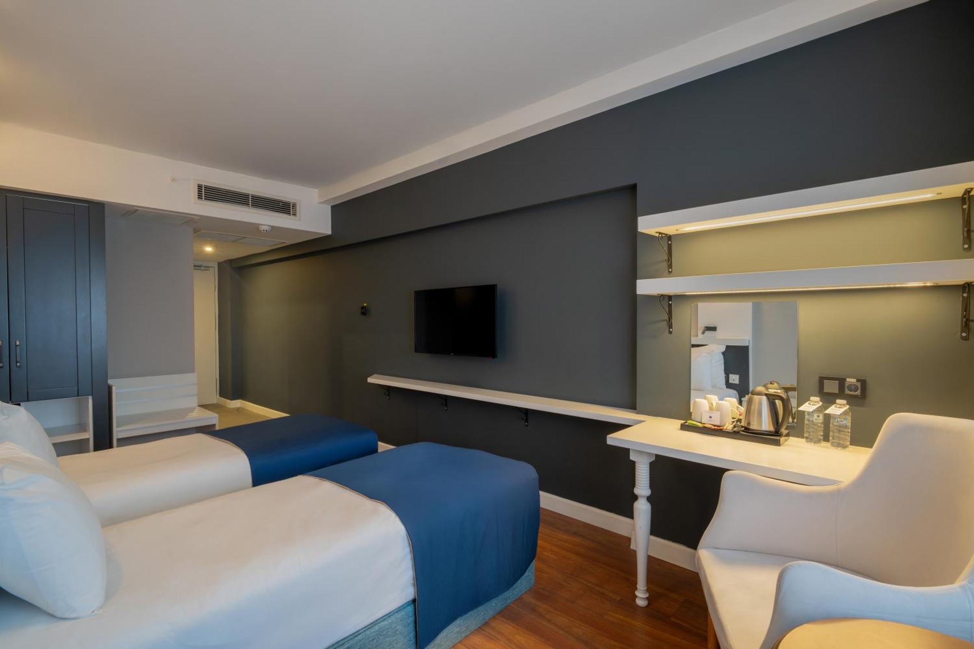 Mitte Port 4*