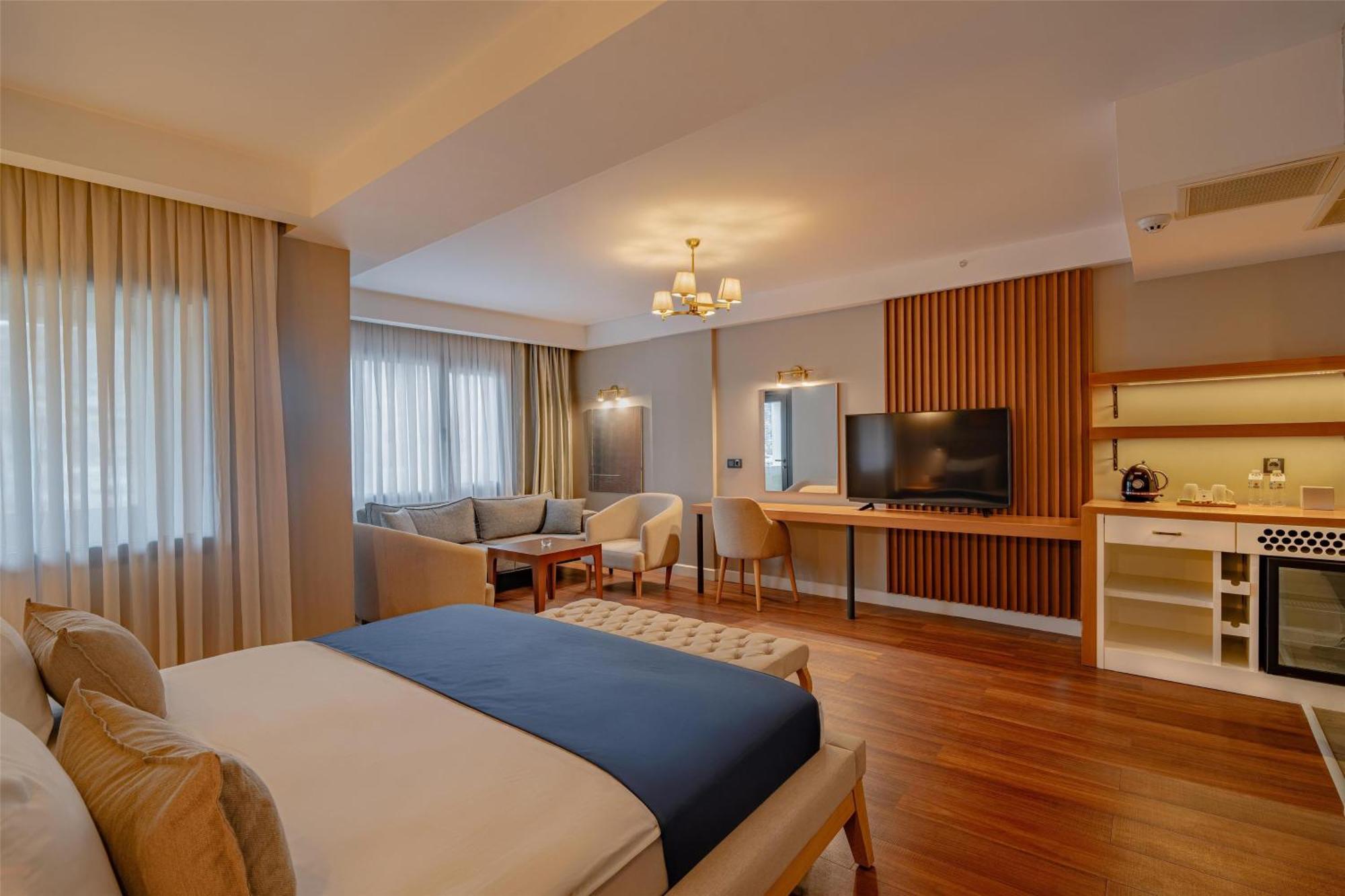 Mitte Port 4*